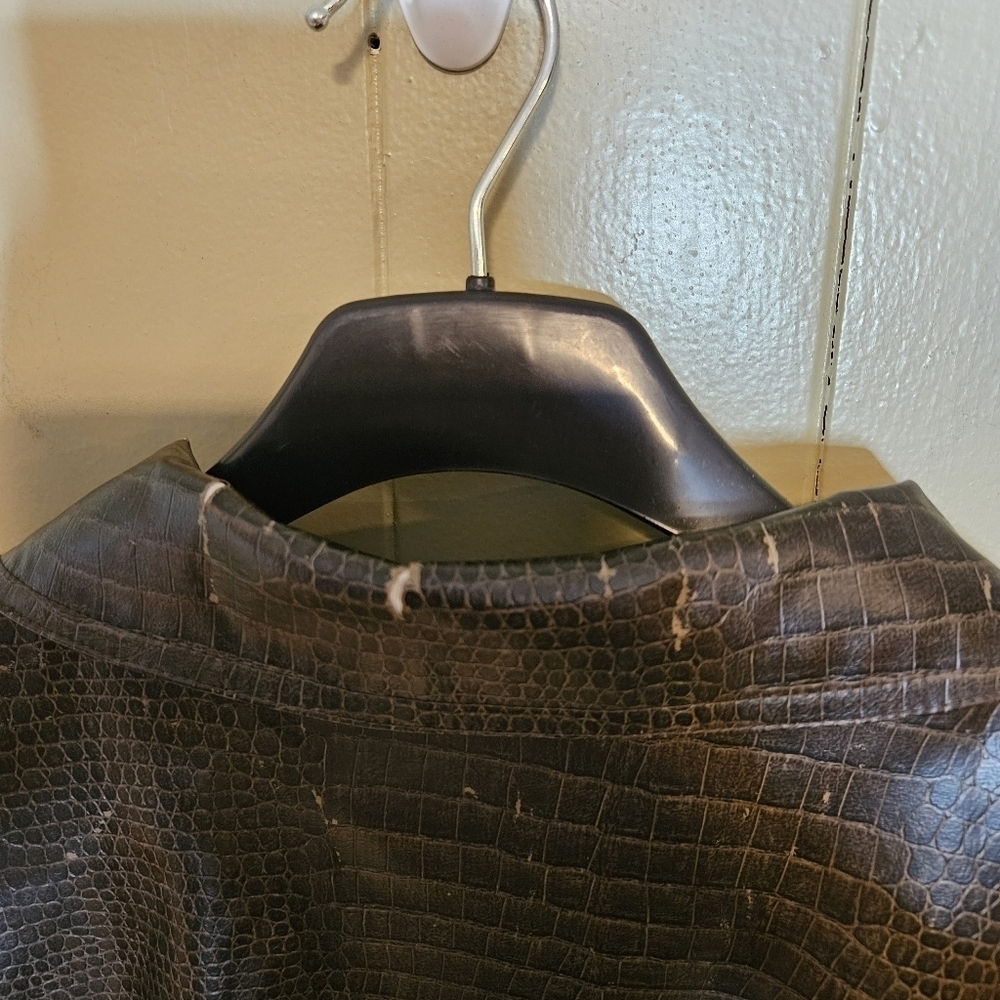 Venezia Faux Leather, Animal/Crocodile Zip-Up, Belted, Brown Jacket, Size 26/28 - Picture 5 of 5